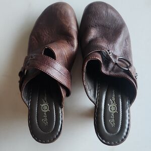 Born Crown Clogs, Size 10